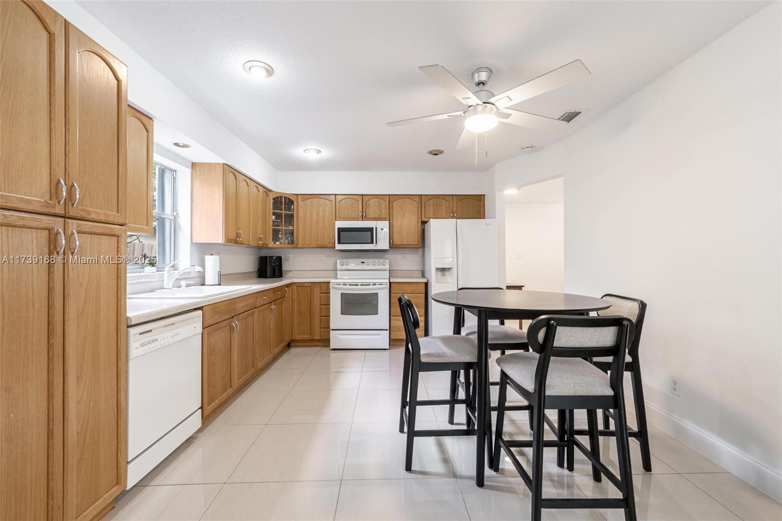 ROYAL PALM POINTE - Residential