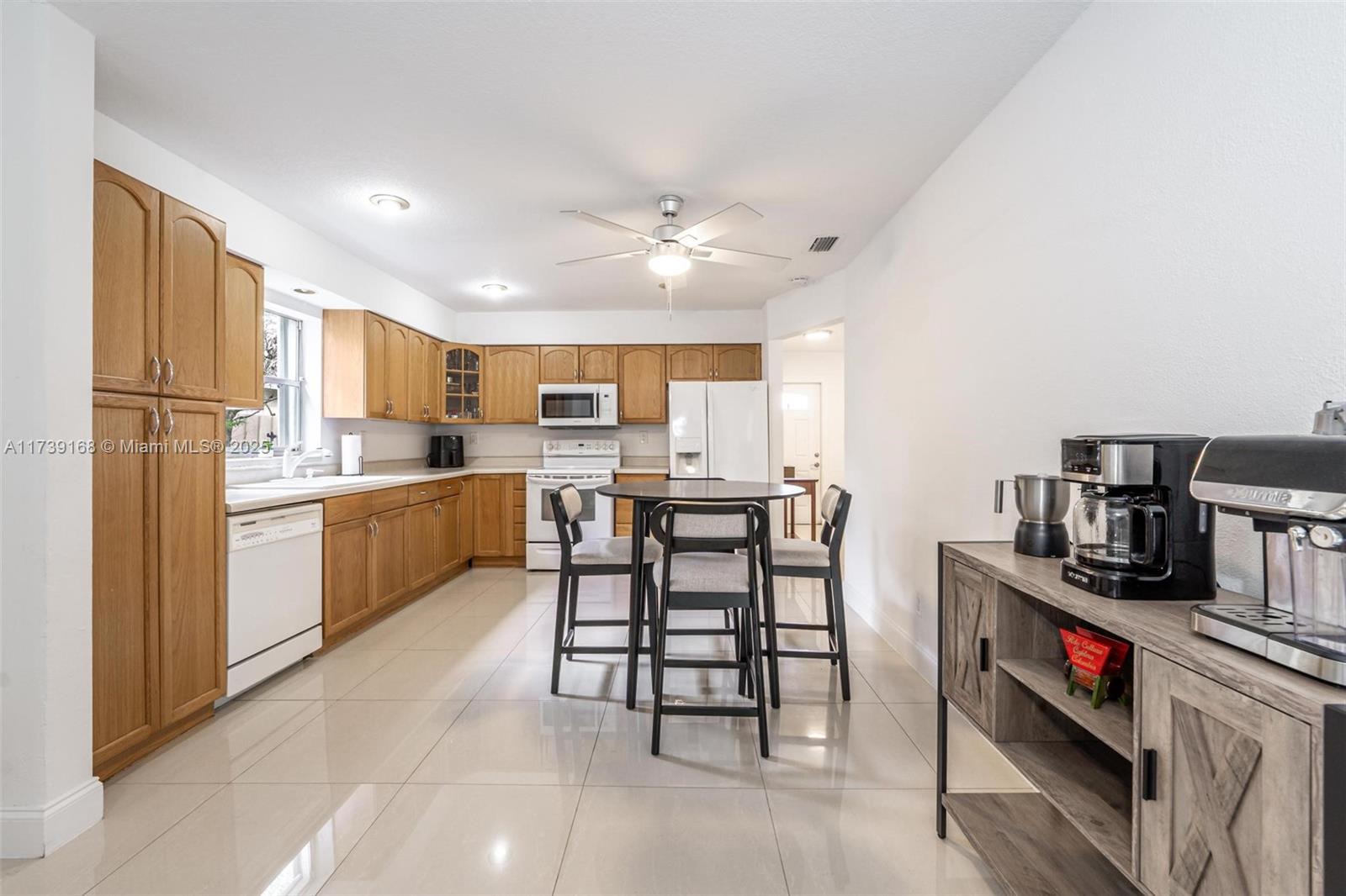 ROYAL PALM POINTE - Residential
