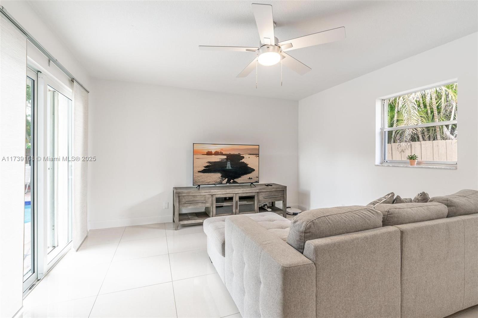 ROYAL PALM POINTE - Residential