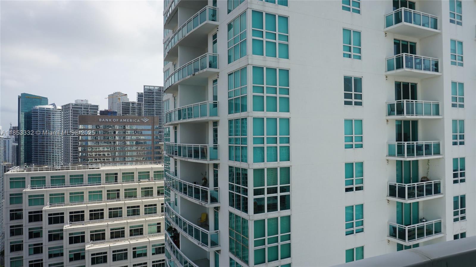 951 bRICKELL 4000