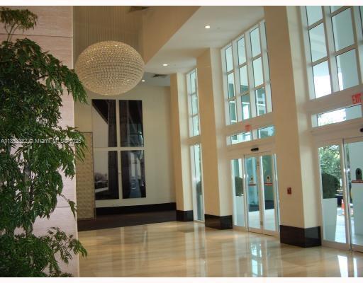 THE PLAZA 901 BRICKELL CON - Residential