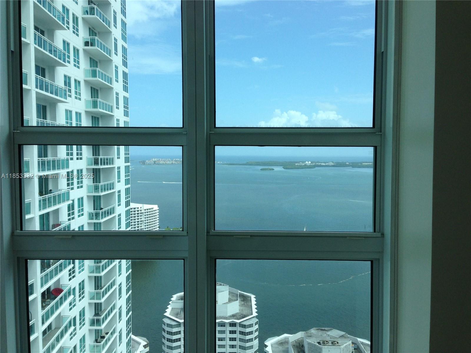 THE PLAZA 901 BRICKELL CON - Residential