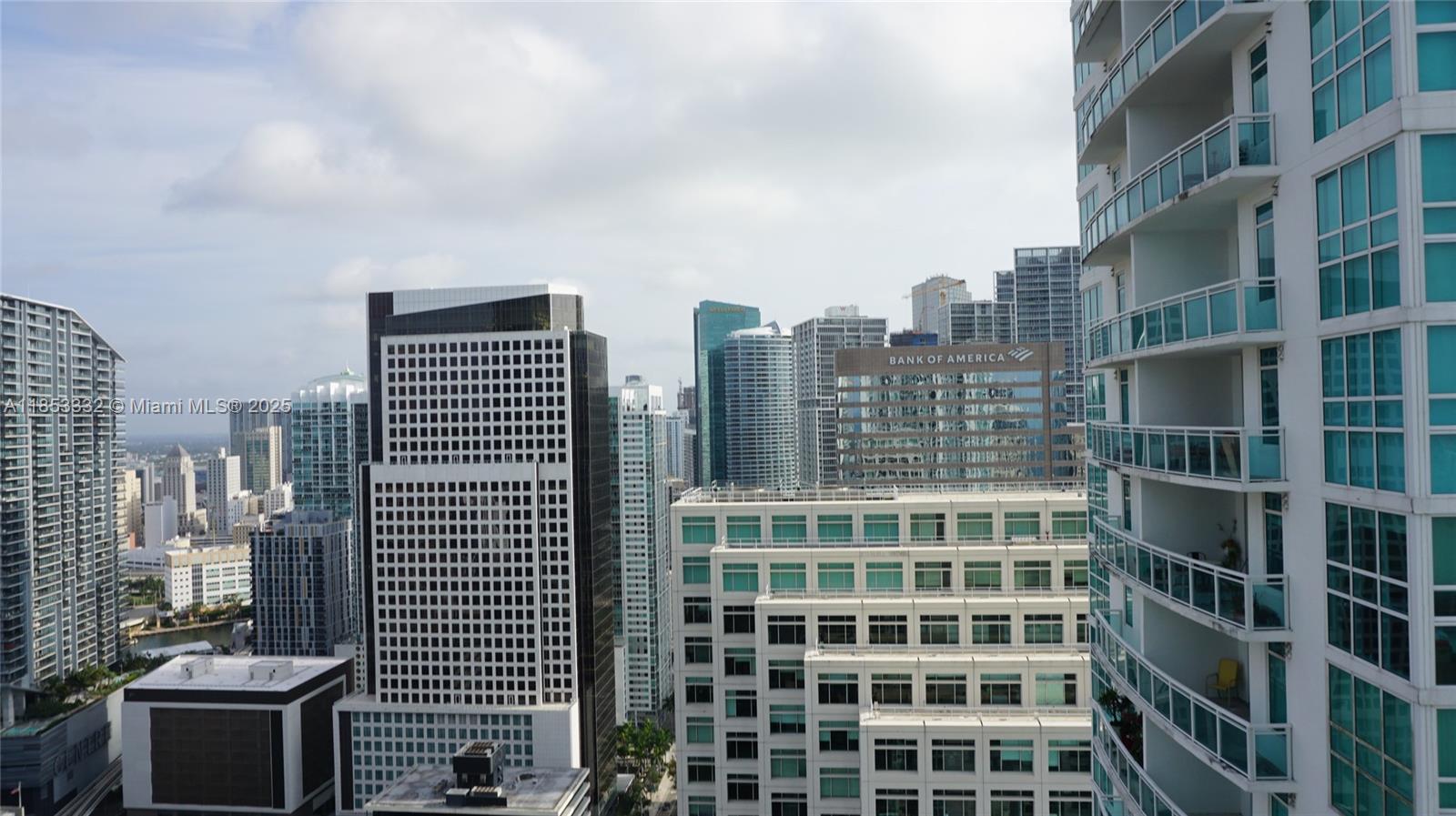 951 bRICKELL 4000