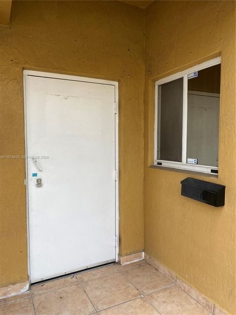 2431 W 80th St 5-C Hialeah FL 33016