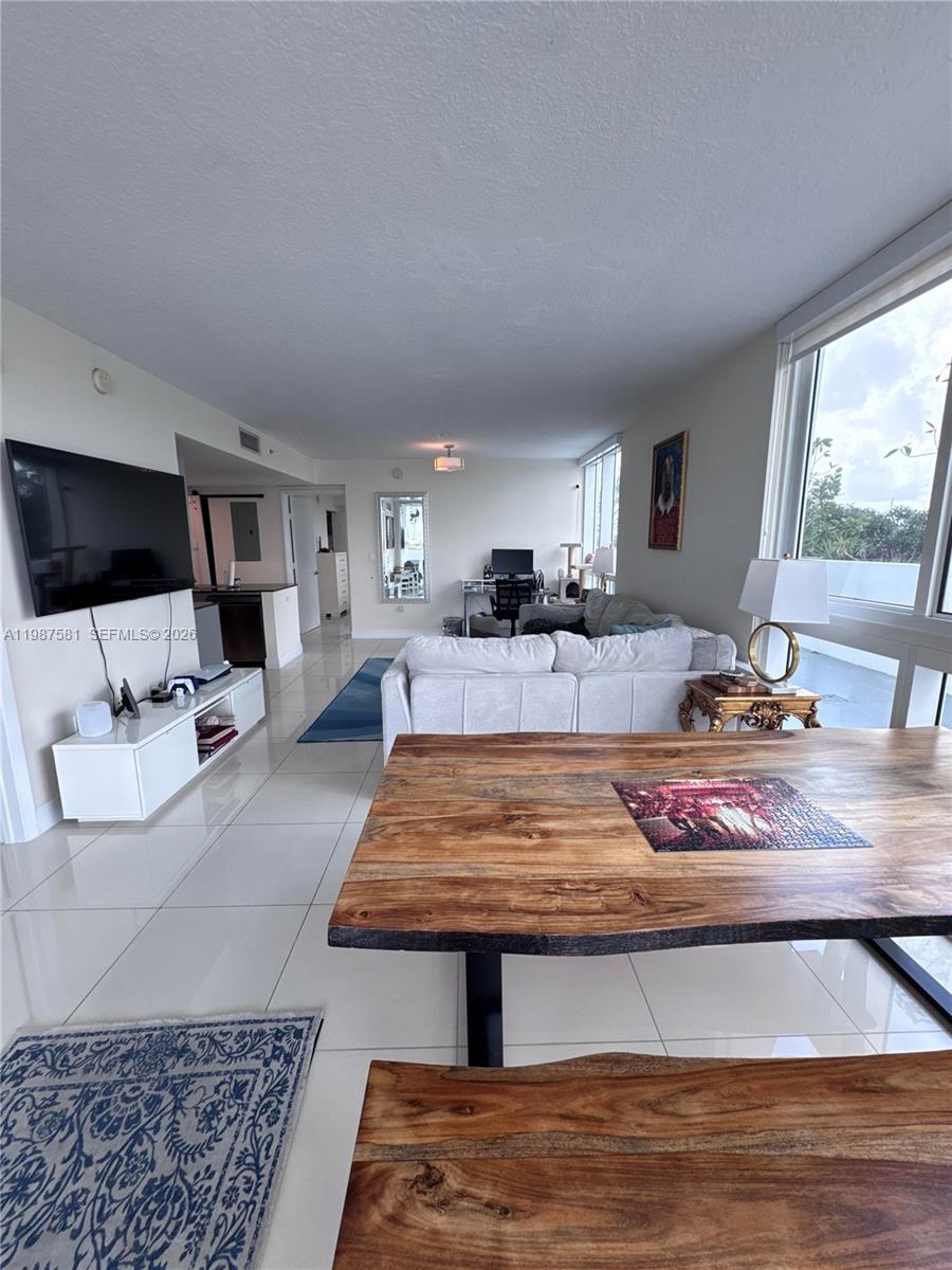 TERRAZAS RIVERPARK VILLAG - Residential