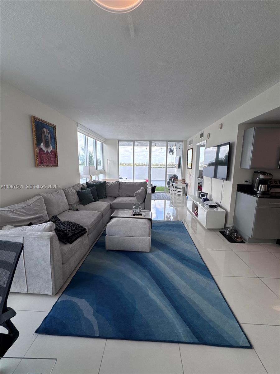 TERRAZAS RIVERPARK VILLAG - Residential