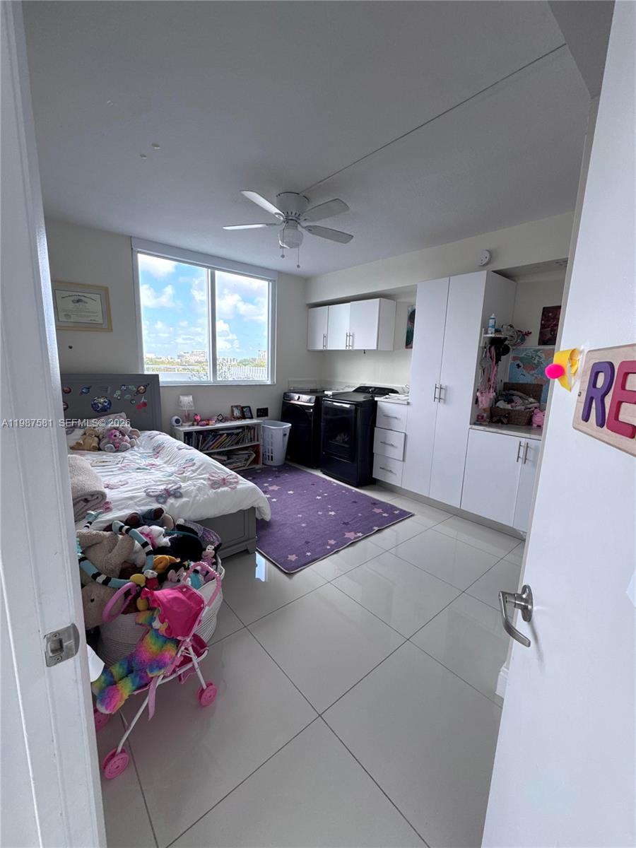 TERRAZAS RIVERPARK VILLAG - Residential