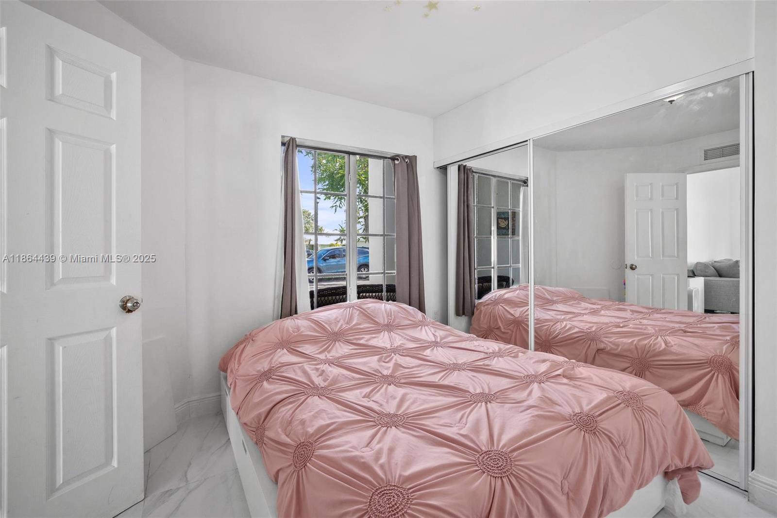 CORAL CREEK - Residential