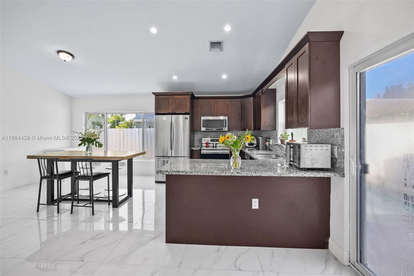 CORAL CREEK - Residential