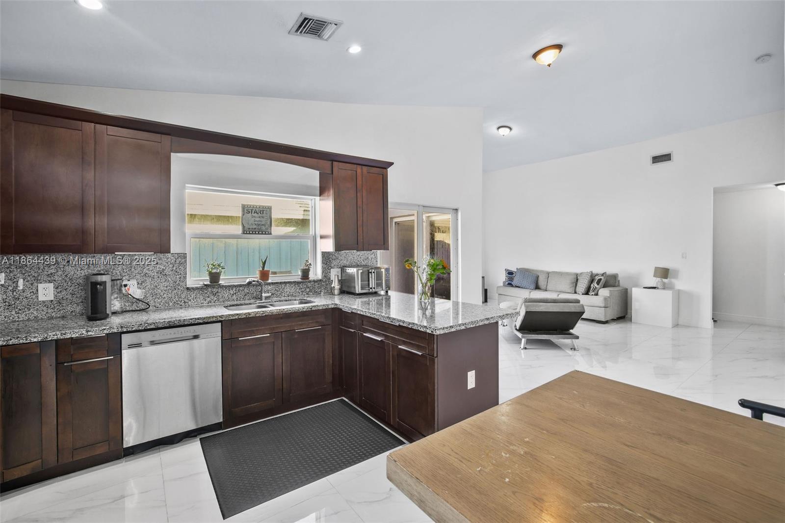 CORAL CREEK - Residential