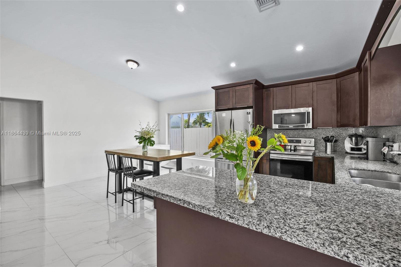 CORAL CREEK - Residential