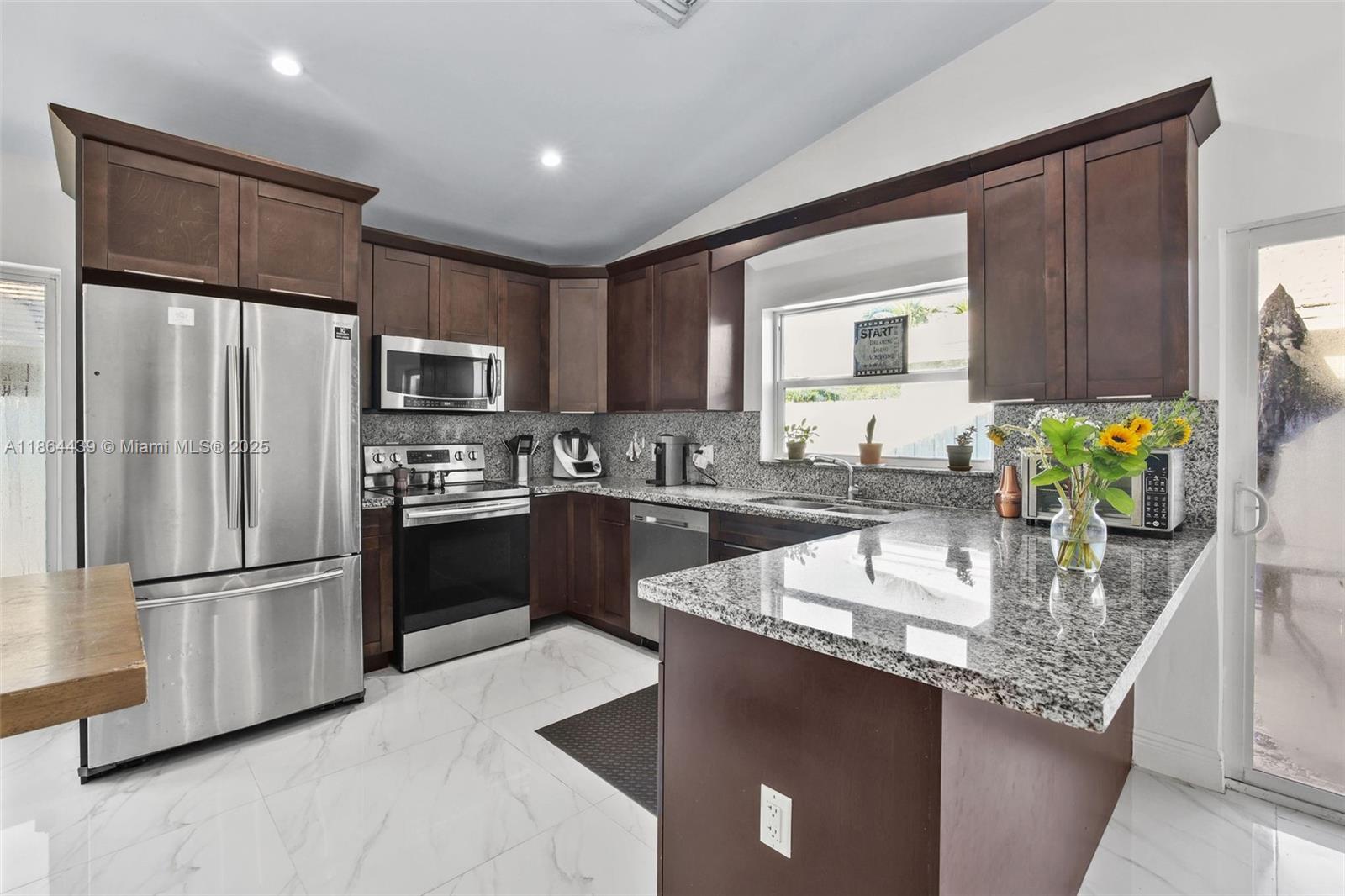 CORAL CREEK - Residential