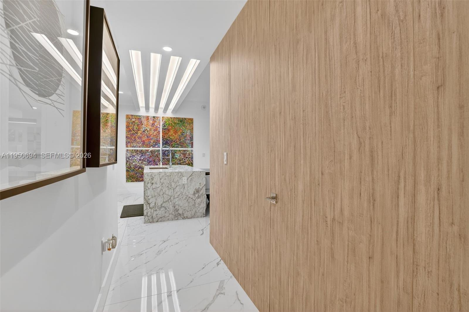 5775 Collins Ave 405