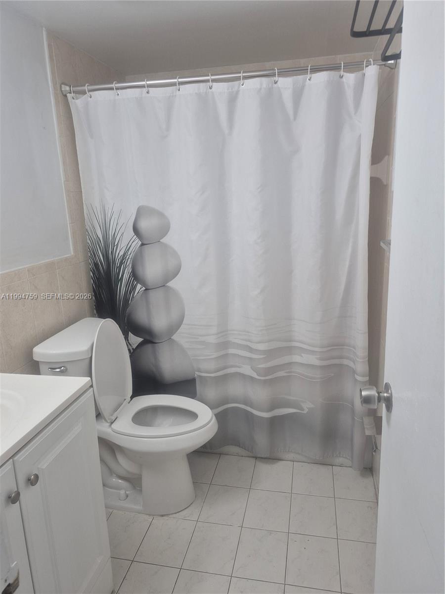 SUNSET VILLAS NO 3 CONDO - Residential Lease