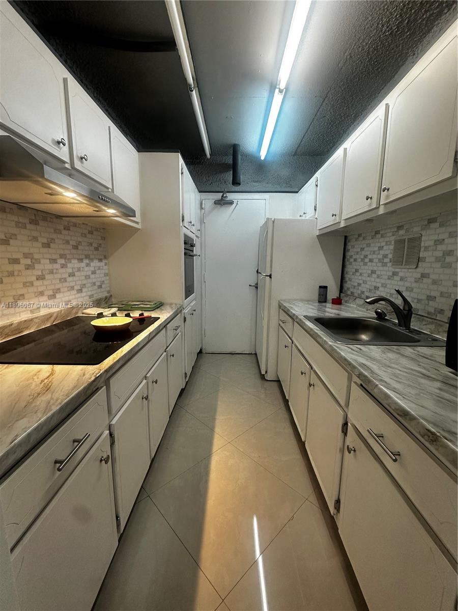 MIRADOR 1200 CONDO - Residential Lease