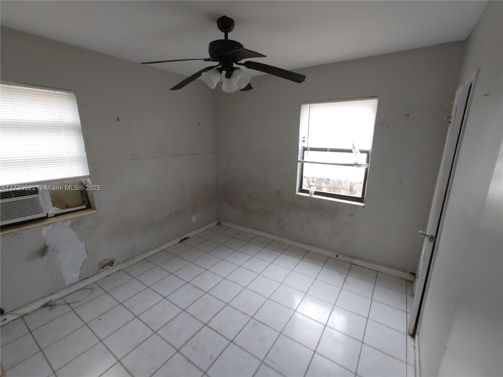 1613 NW 12th St