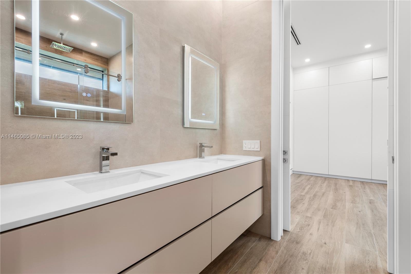 GREYKNOLL ESTATES - Residential