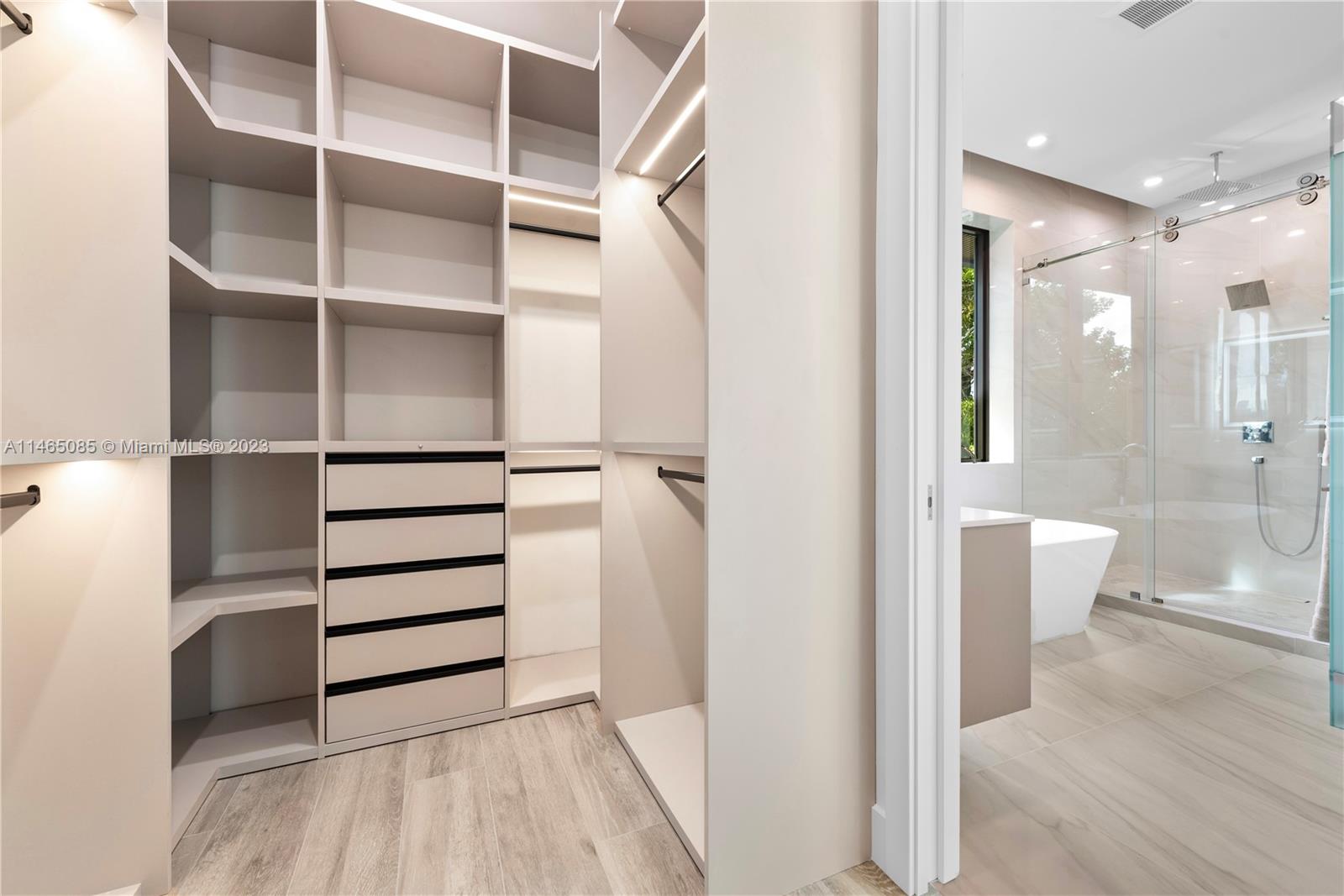 GREYKNOLL ESTATES - Residential