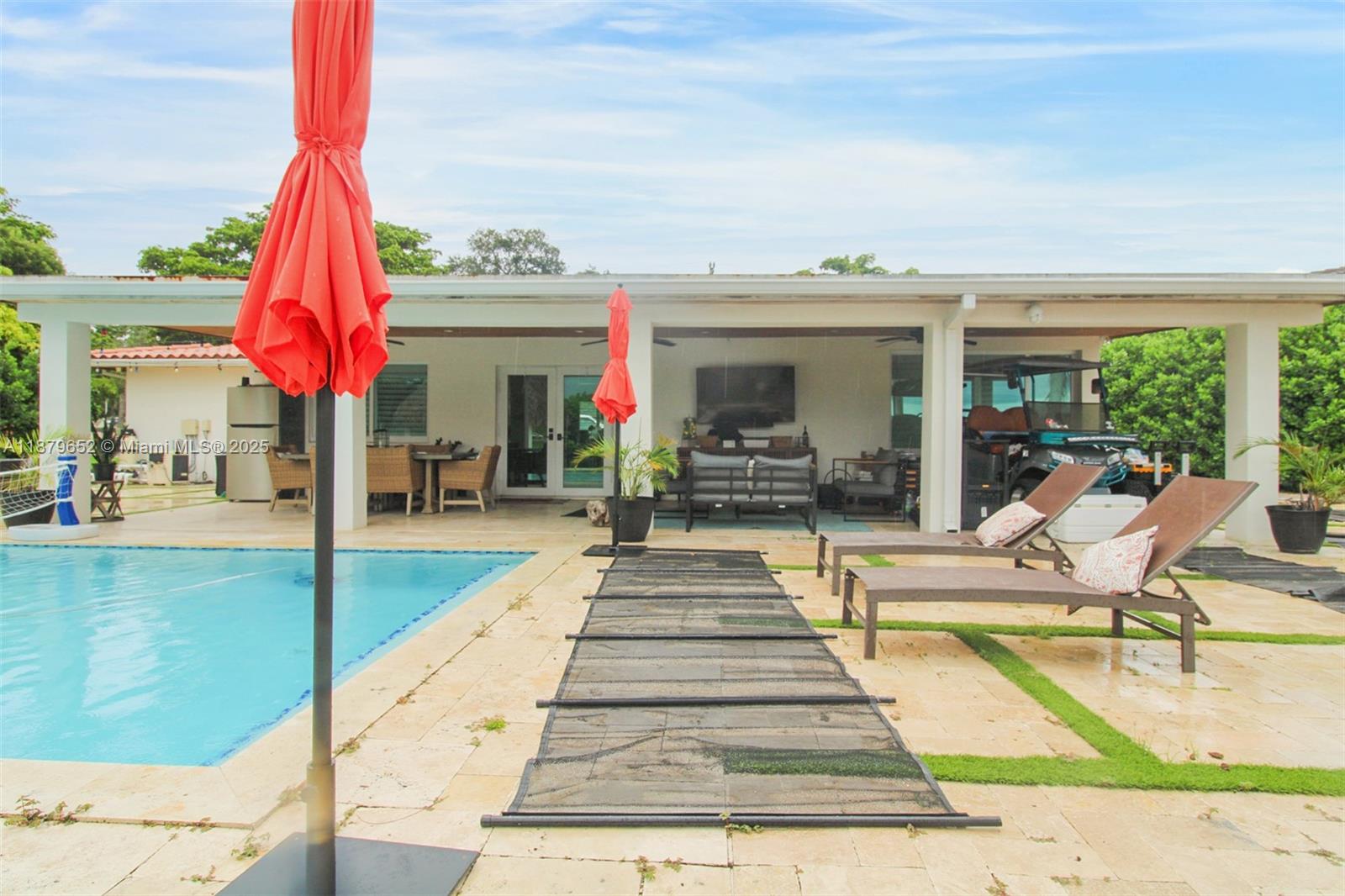 MIAMI LAKES SEC 3 - Residential