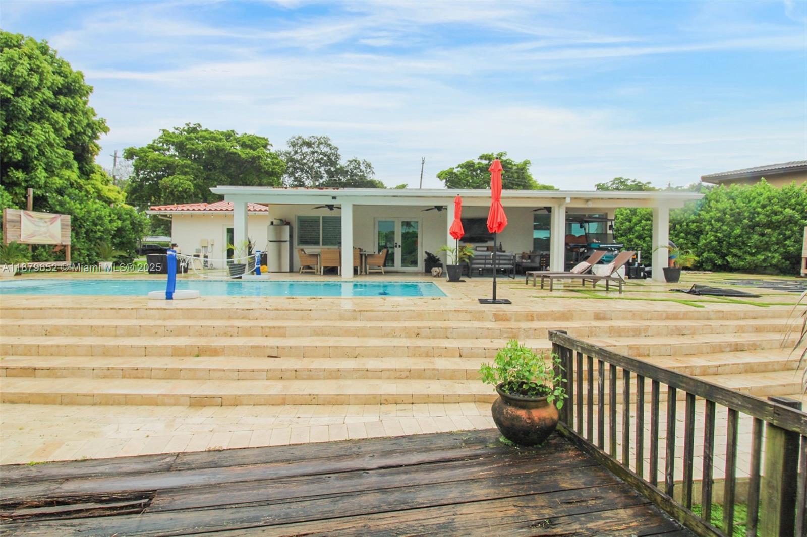 MIAMI LAKES SEC 3 - Residential