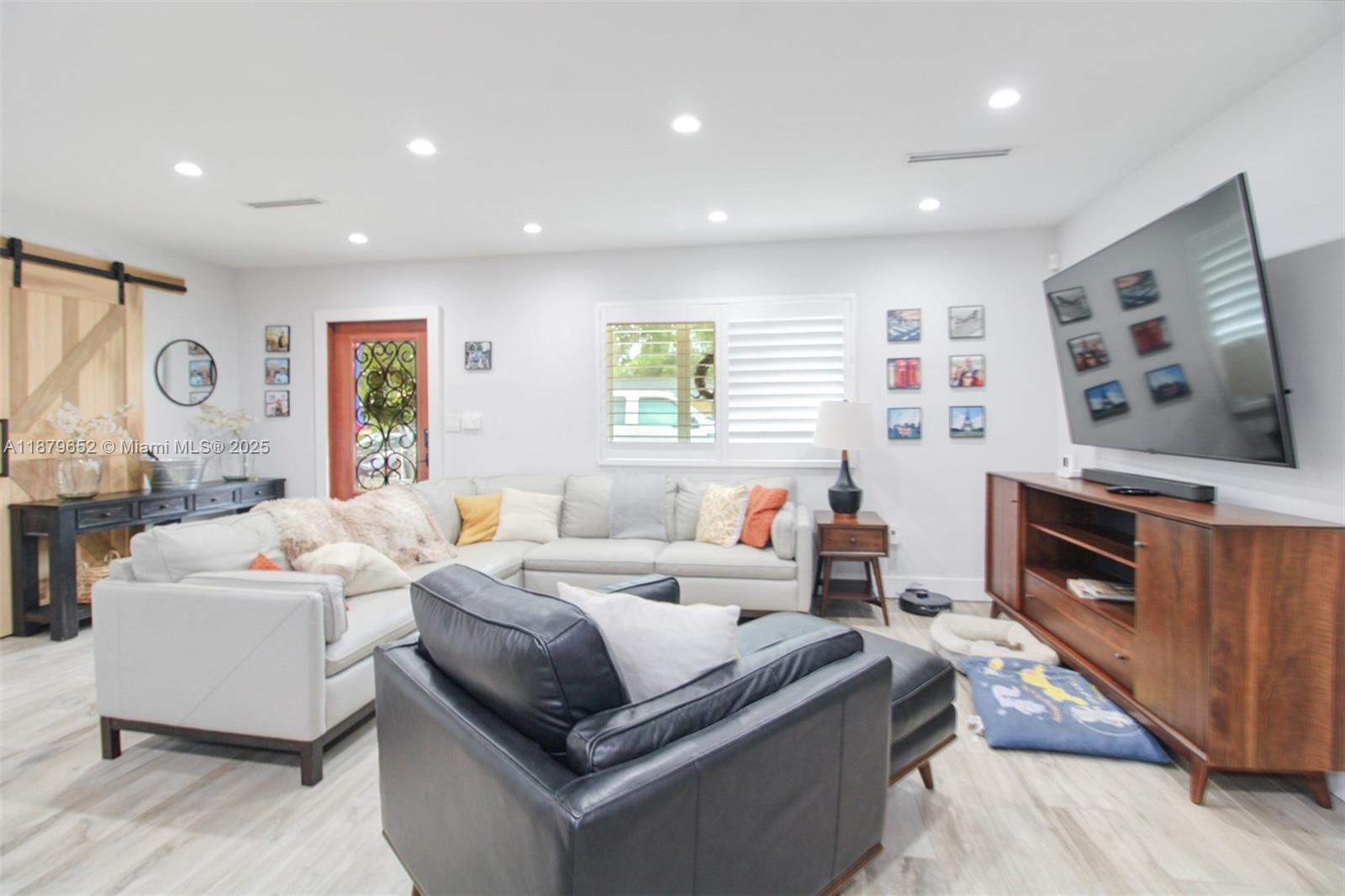 MIAMI LAKES SEC 3 - Residential