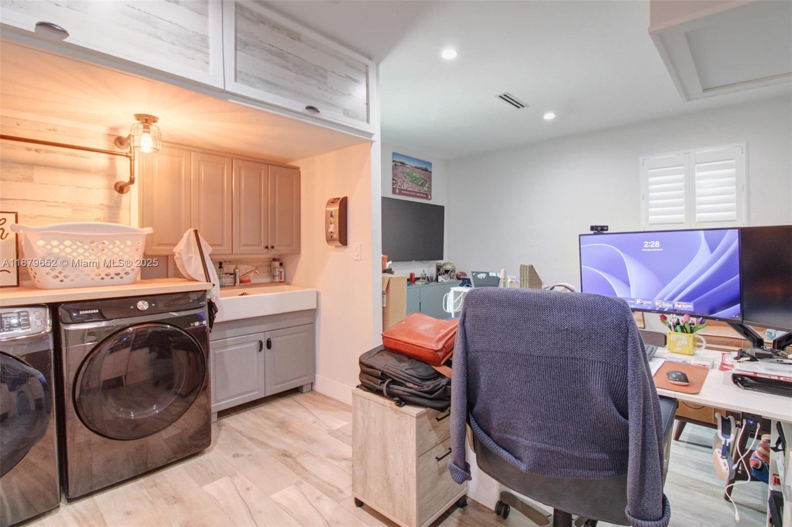 MIAMI LAKES SEC 3 - Residential