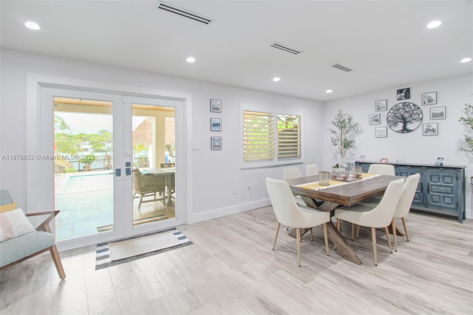 MIAMI LAKES SEC 3 - Residential