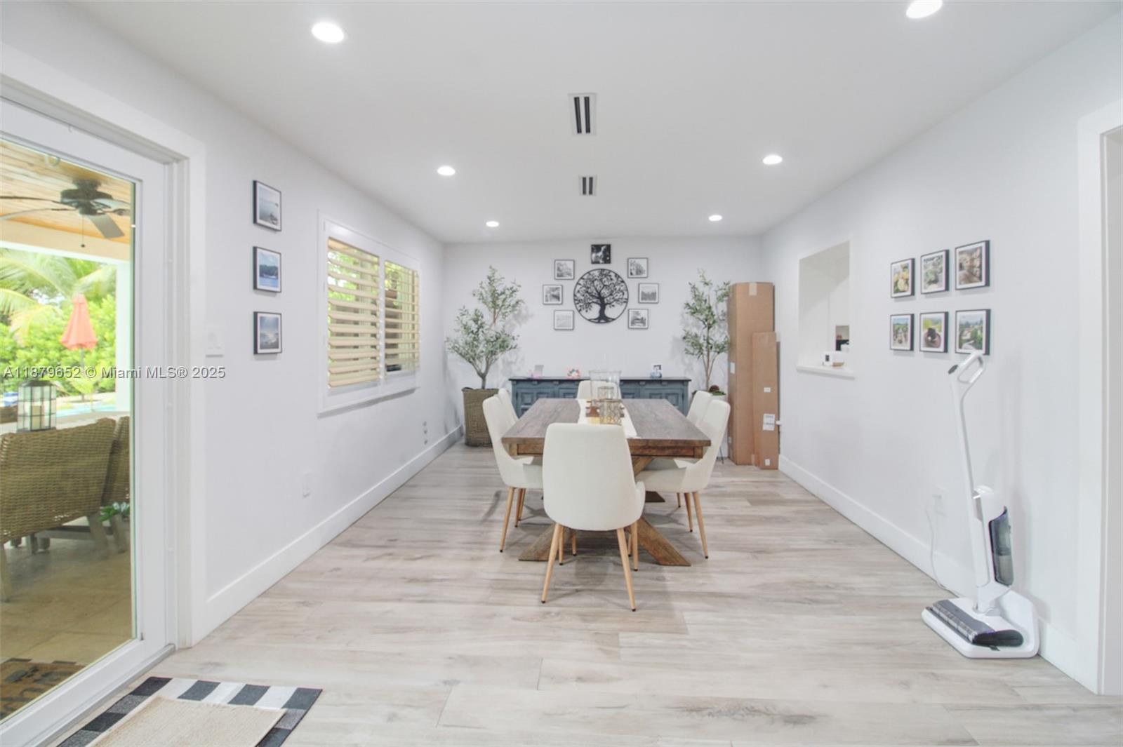 MIAMI LAKES SEC 3 - Residential