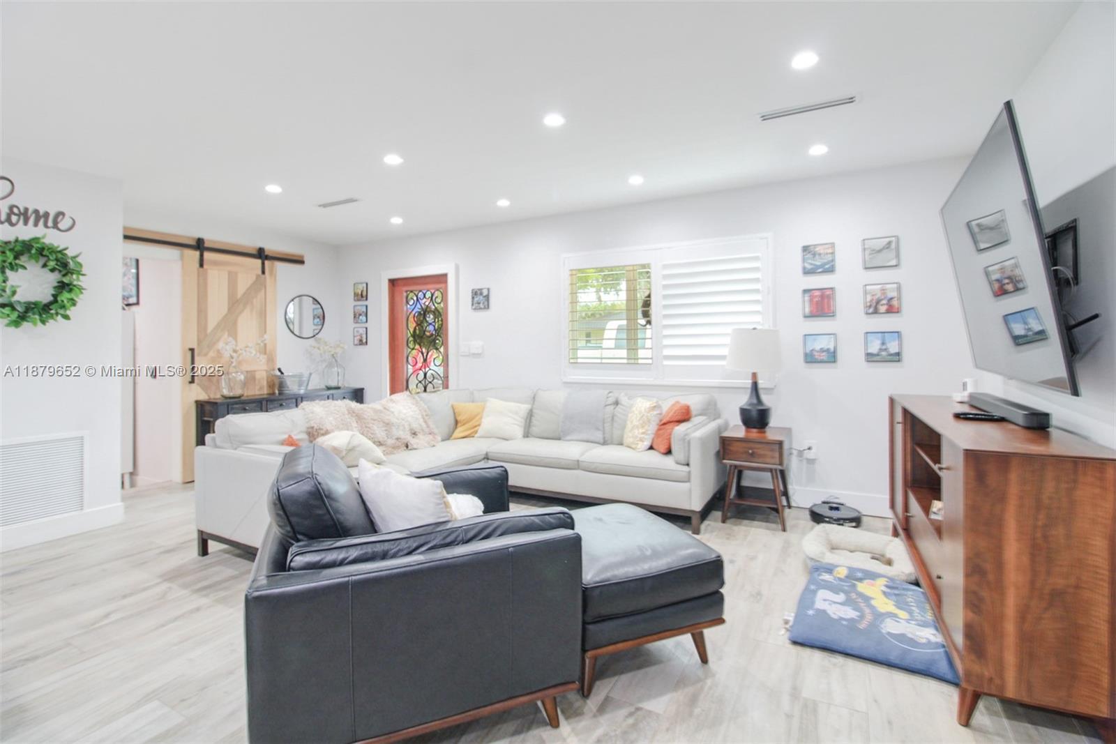 MIAMI LAKES SEC 3 - Residential