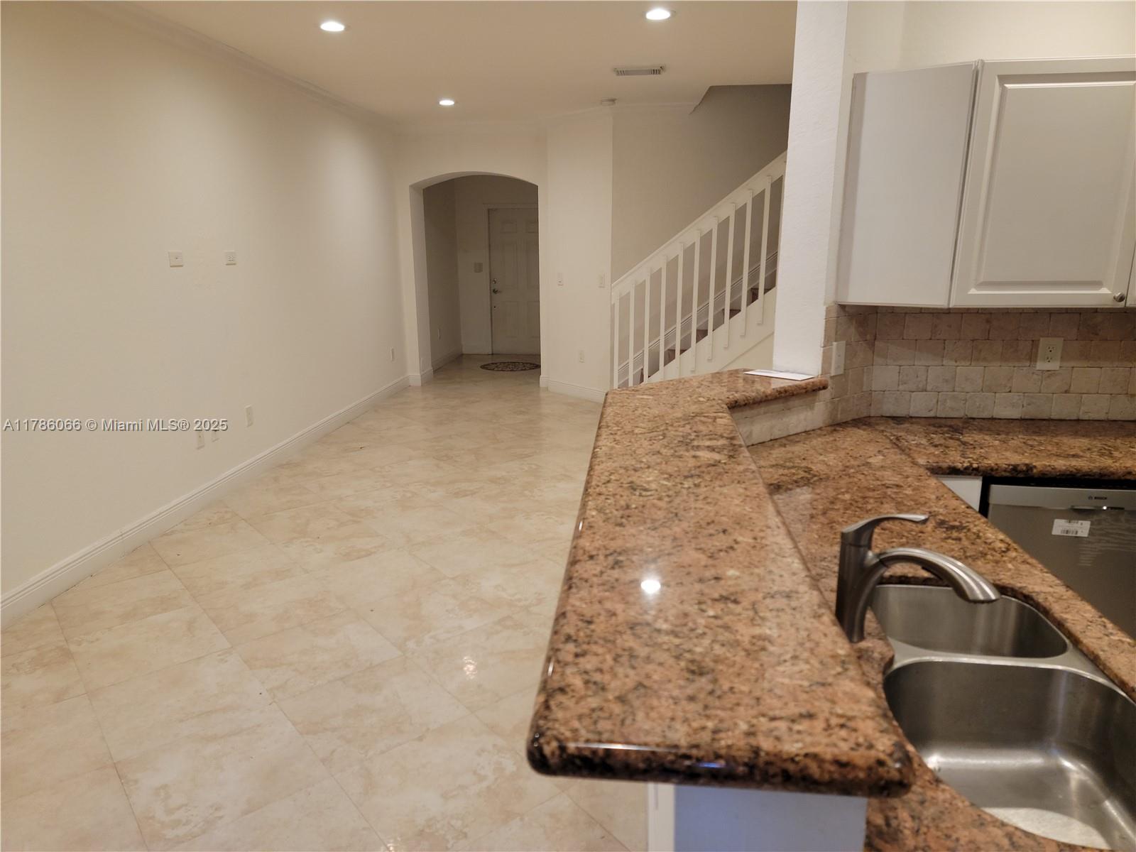 8463 NW 107th Path 4-33