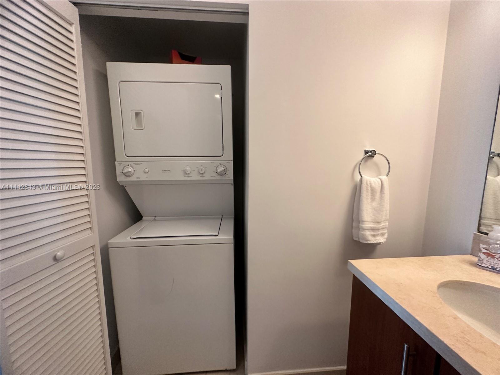 THE AXIS ON BRICKELL II C - Residential Lease