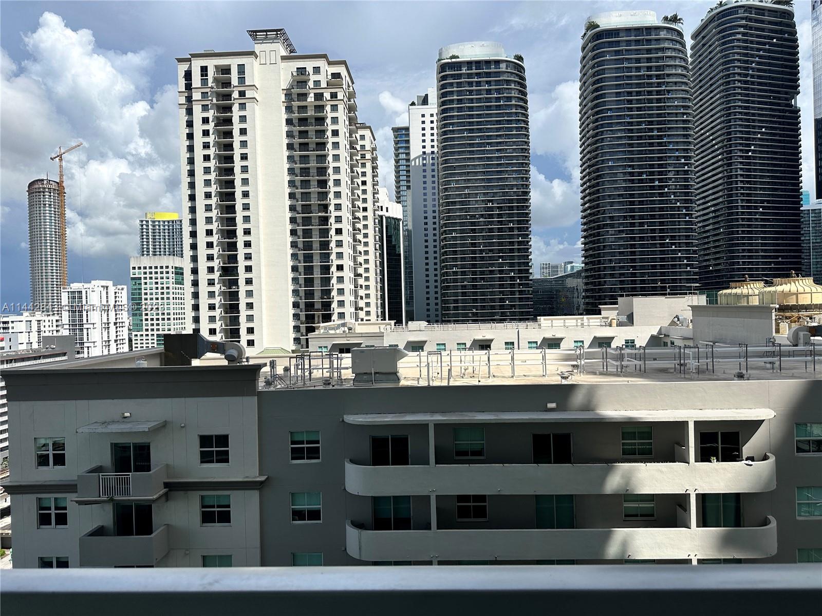 THE AXIS ON BRICKELL II C - Residential Lease