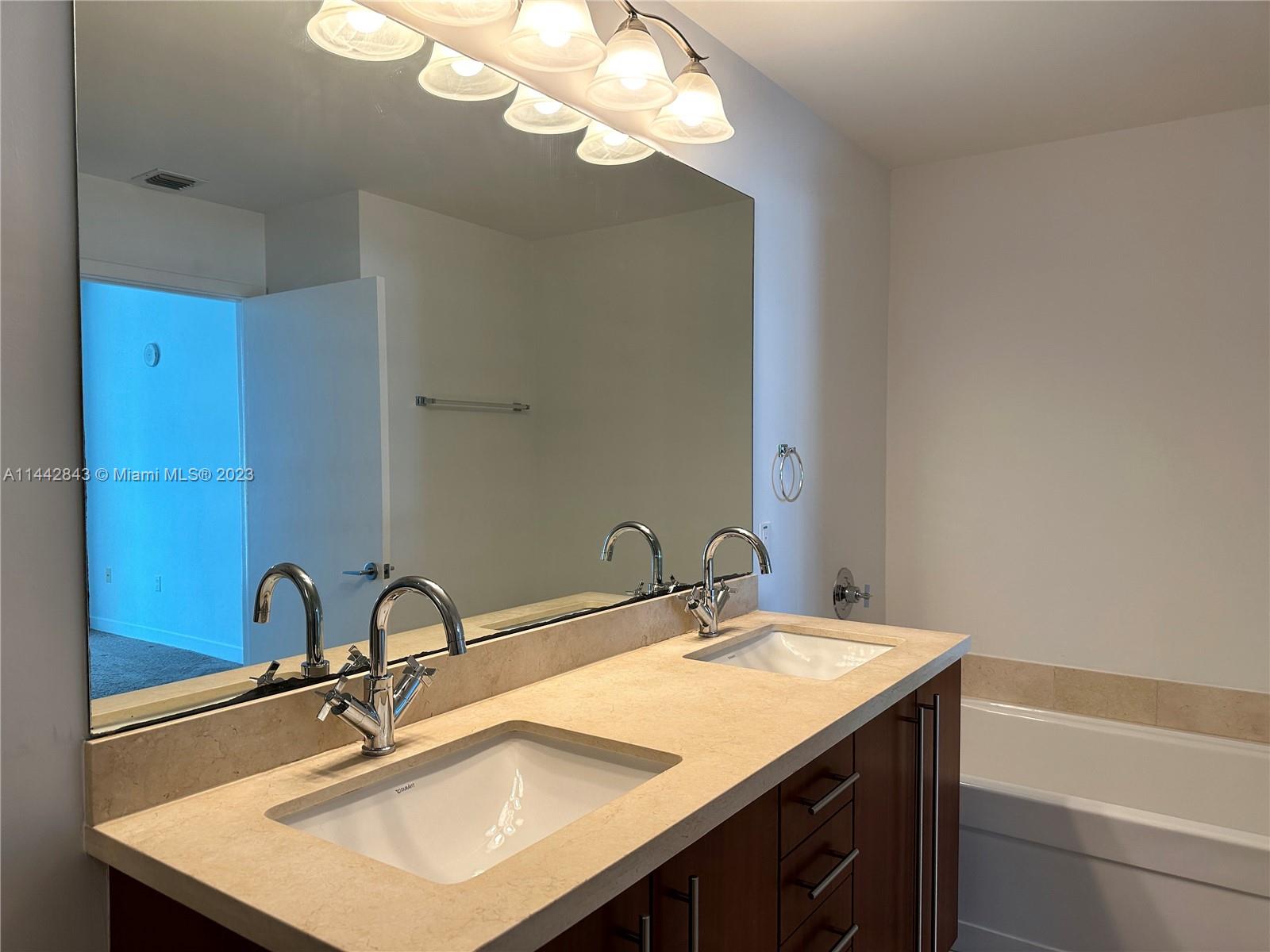 THE AXIS ON BRICKELL II C - Residential Lease