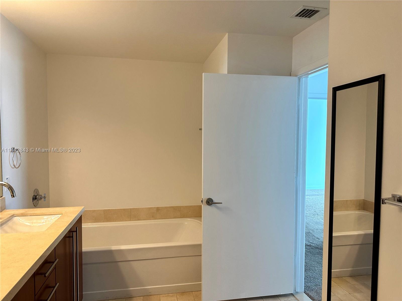 THE AXIS ON BRICKELL II C - Residential Lease