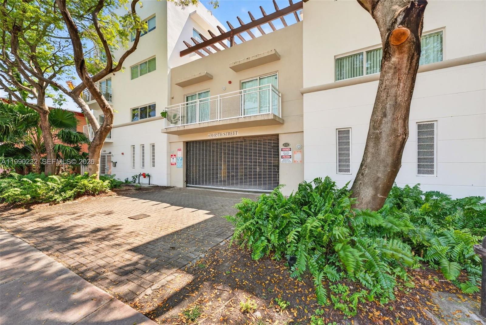 LAS BRISAS OF MIAMI BEACH - Residential