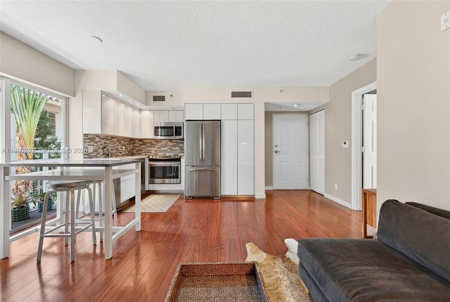 Charming 1-Bed, 1-Bath Condo - This beautifully maintained condo is just a short walk to the beach and located in a building with healthy reserves. The spacious interior features a 
bright living area, a cozy bedroom, and a well-kept bathroom. Enjoy the convenience of reserved, covered parking. Ideal for beach lovers or those seeking a prime location in a 
secure, well-managed building. Don’t miss this opportunity—schedule a showing today!