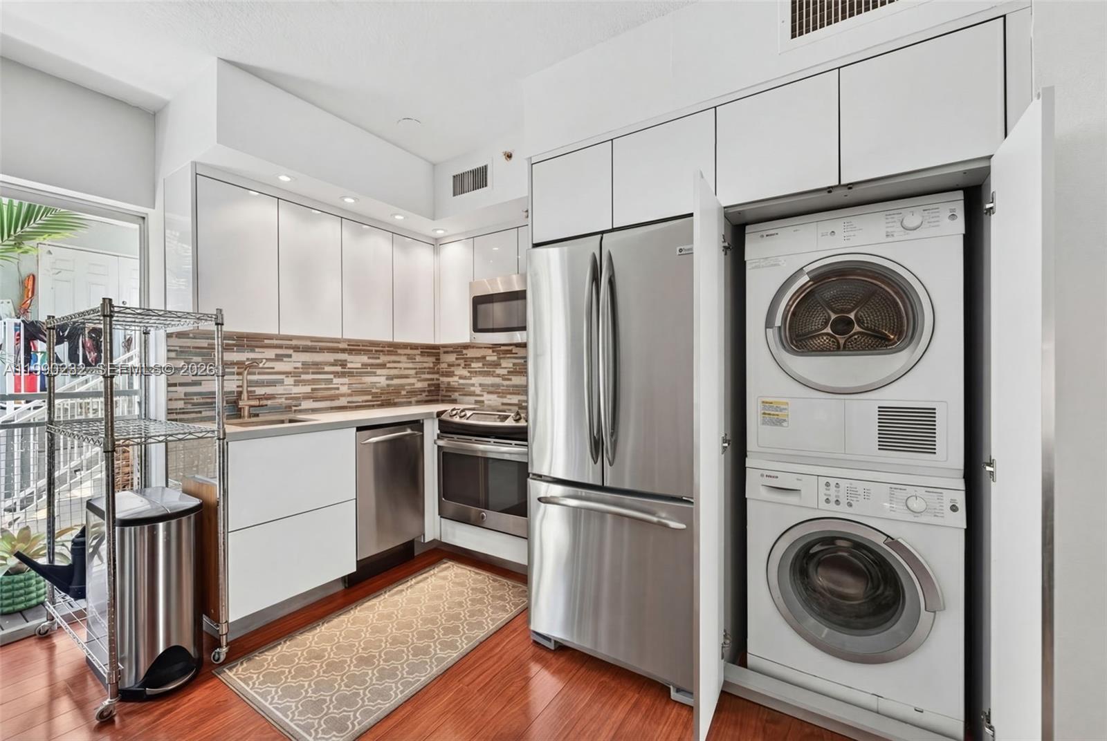 LAS BRISAS OF MIAMI BEACH - Residential