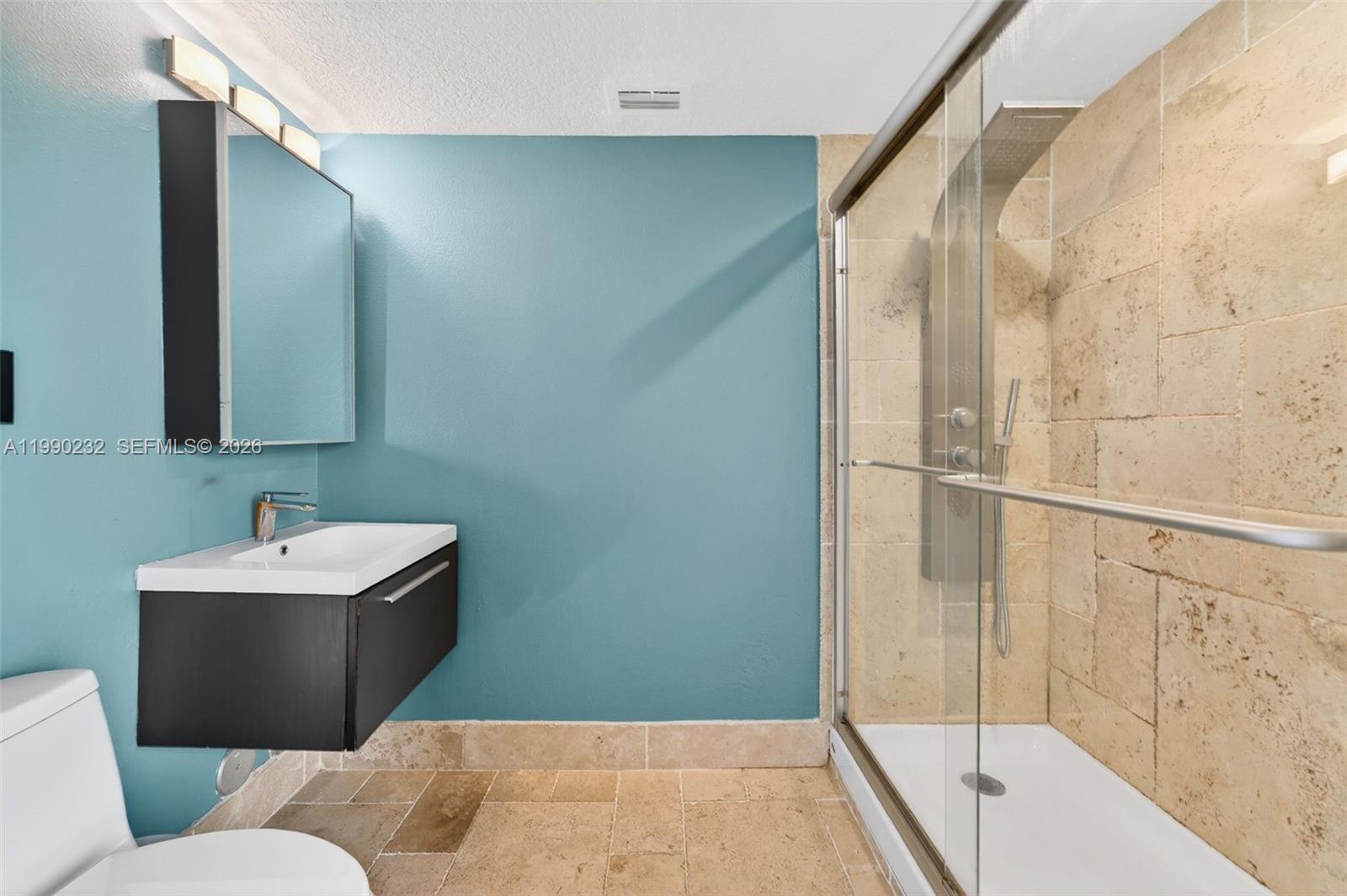 LAS BRISAS OF MIAMI BEACH - Residential