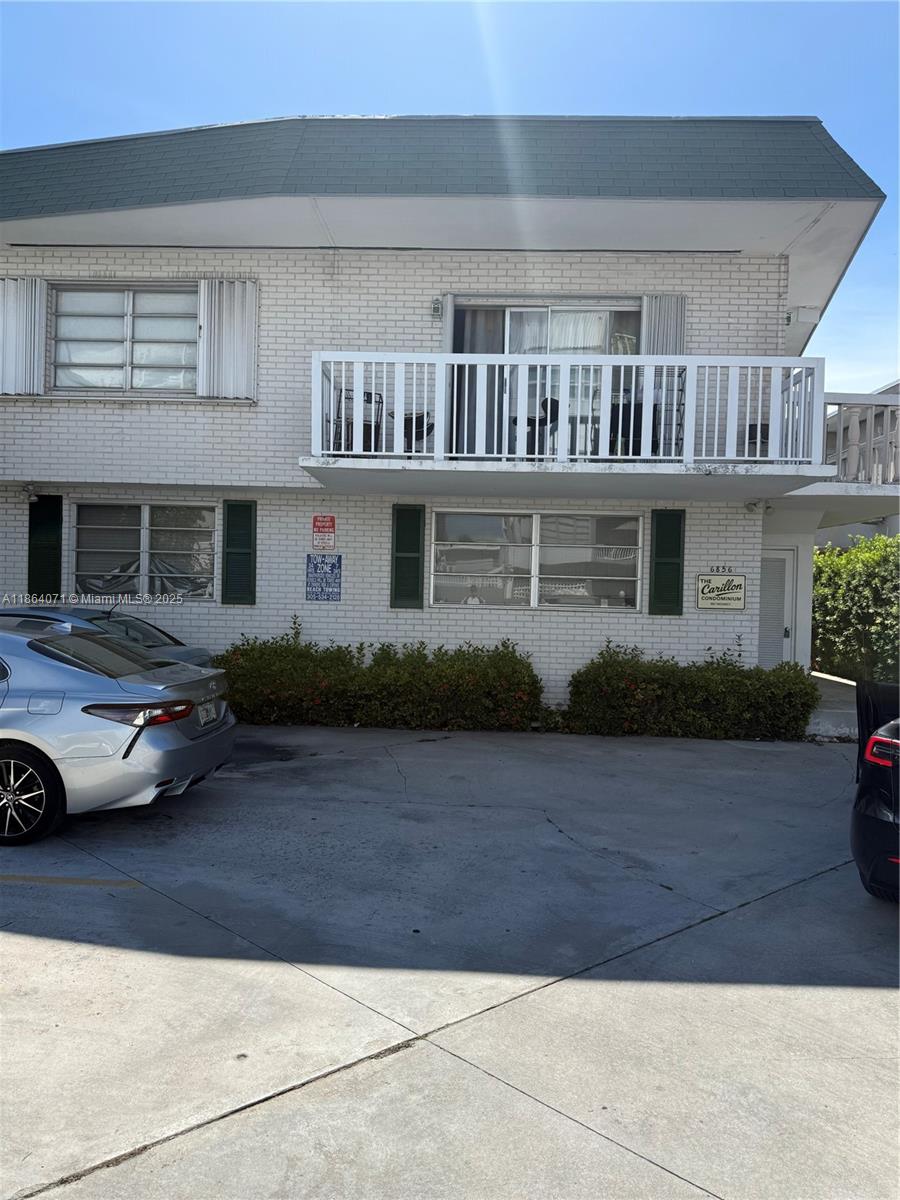 one-bedroom unit that's perfect for your Miami Beach lifestyle. Situated on the first floor, this gem offers both privacy and tranquility while still being close to the beach. Enjoy the convenience of assigned parking