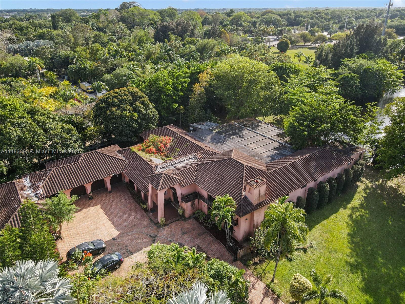 FLAMINGO GROVES - Residential
