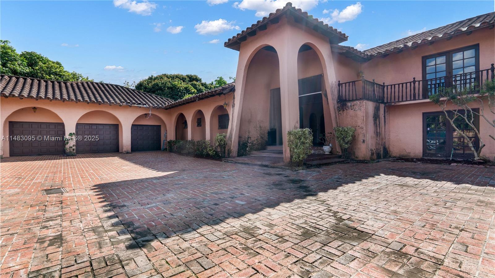 FLAMINGO GROVES - Residential