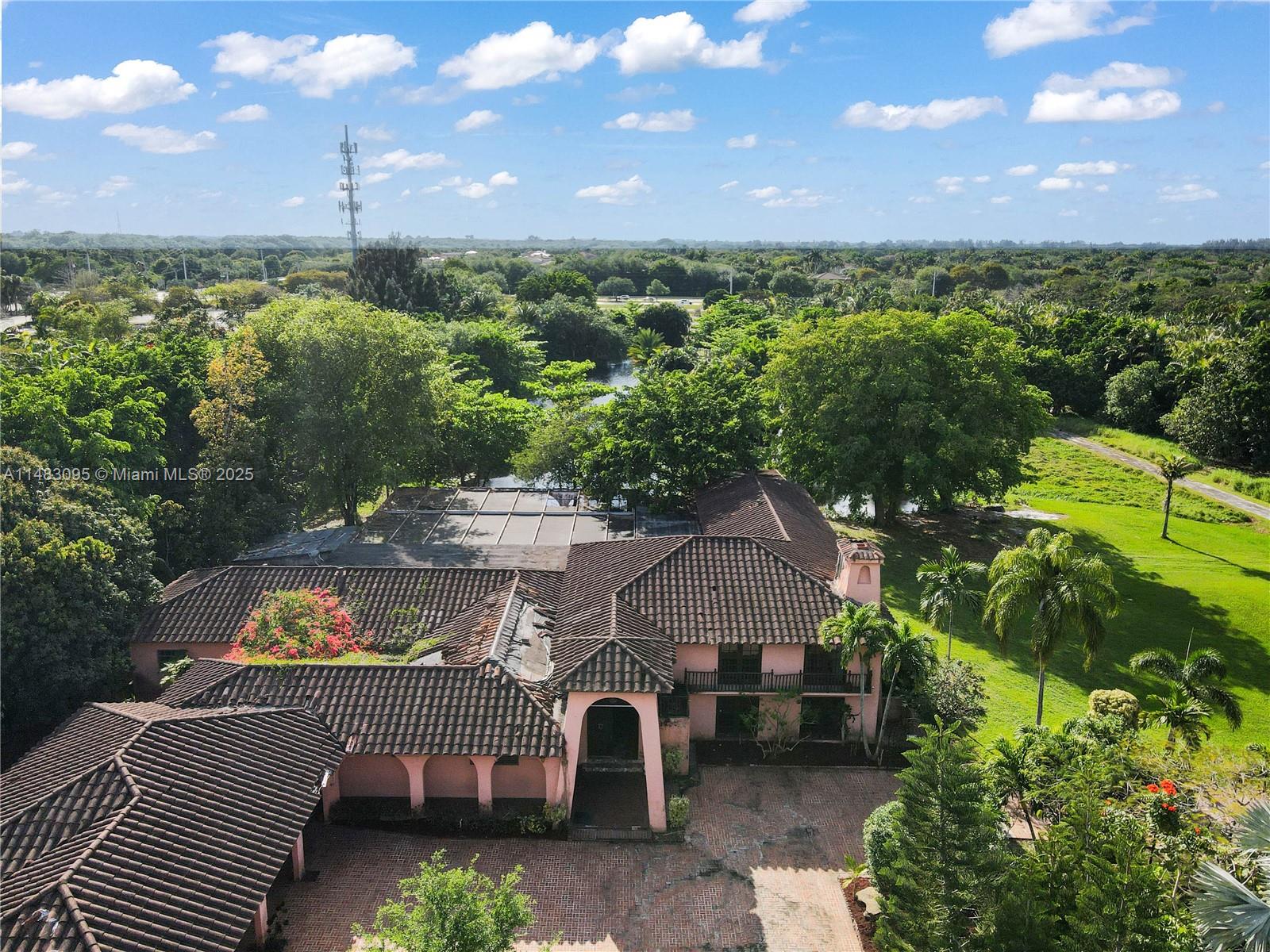 FLAMINGO GROVES - Residential