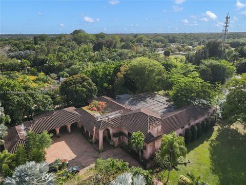 A home in Davie