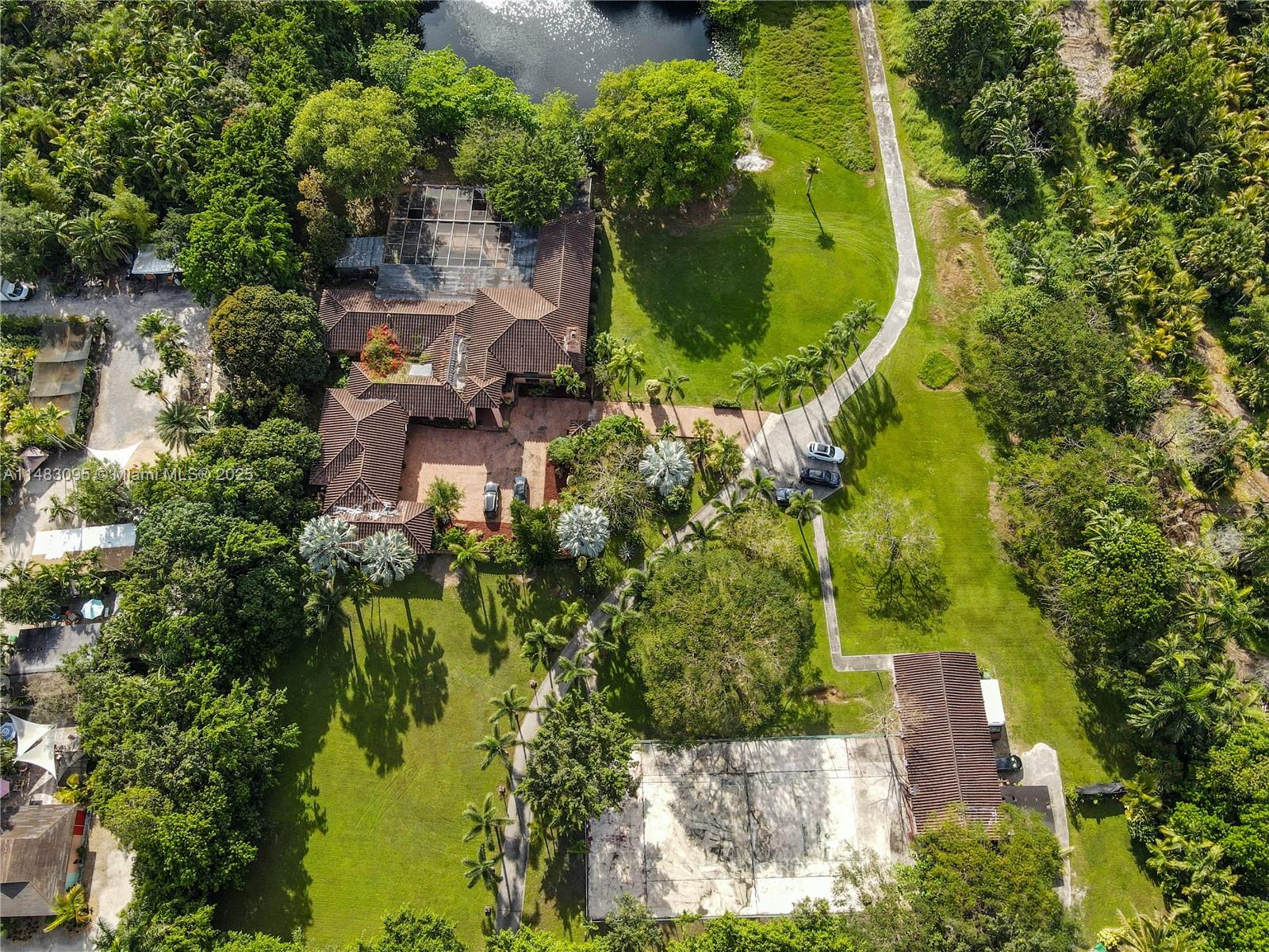 FLAMINGO GROVES - Residential
