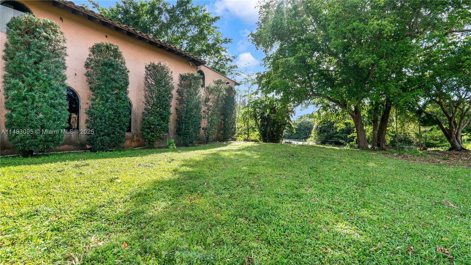 FLAMINGO GROVES - Residential