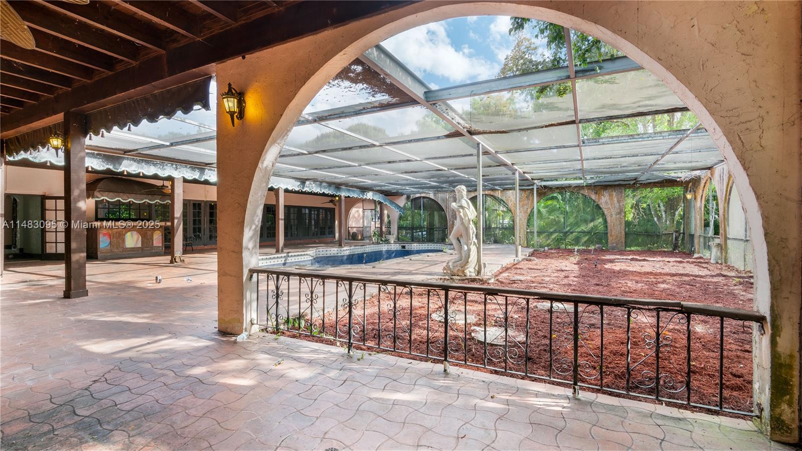 FLAMINGO GROVES - Residential