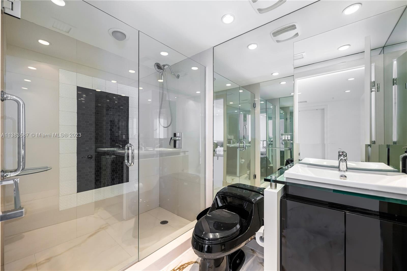 DIPLOMAT OCEANFRONT RESID - Residential