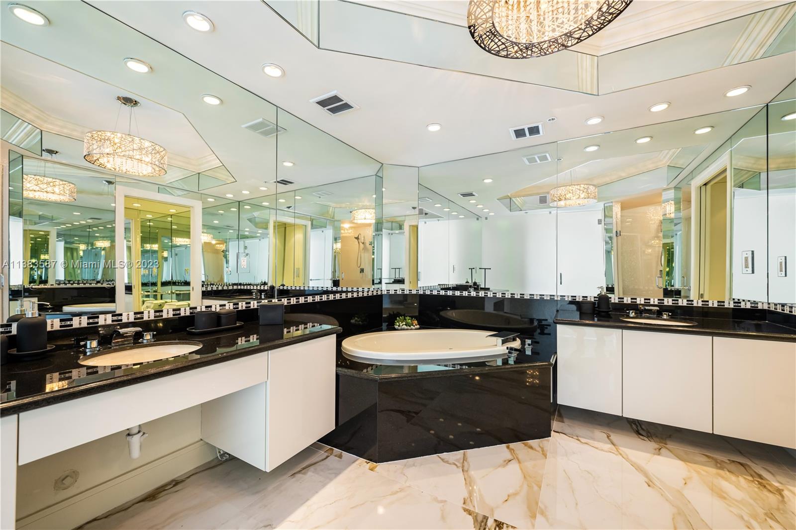 DIPLOMAT OCEANFRONT RESID - Residential