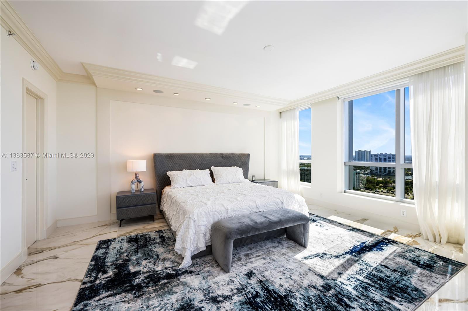 DIPLOMAT OCEANFRONT RESID - Residential