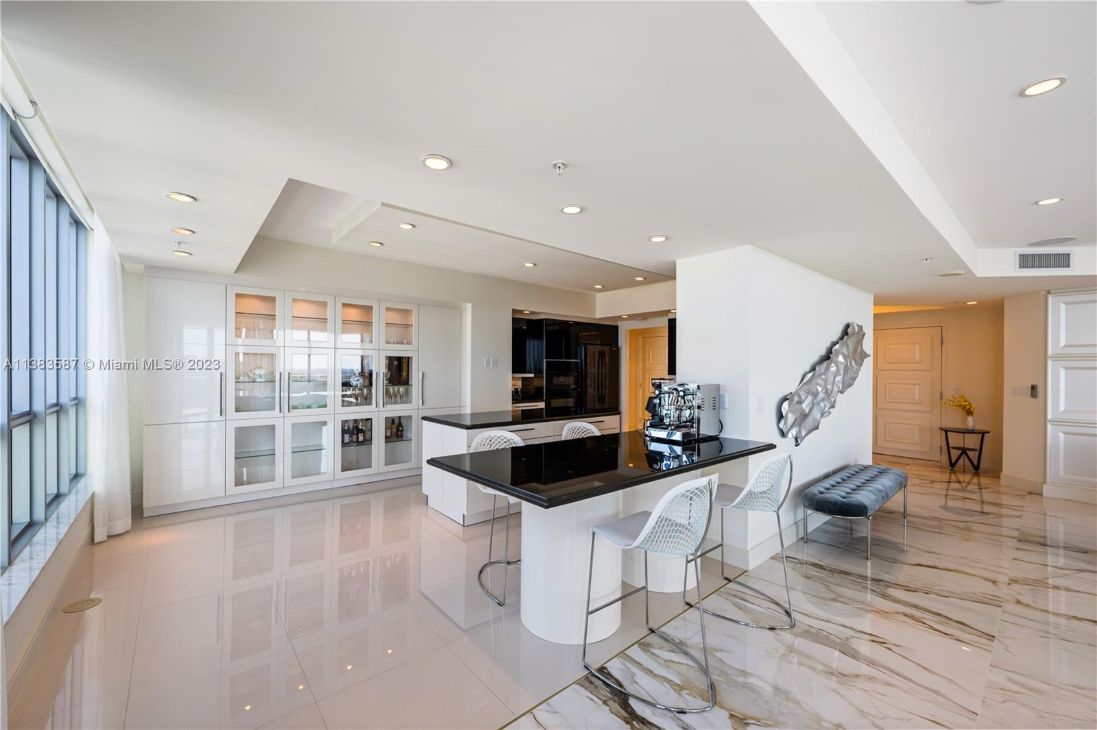 DIPLOMAT OCEANFRONT RESID - Residential